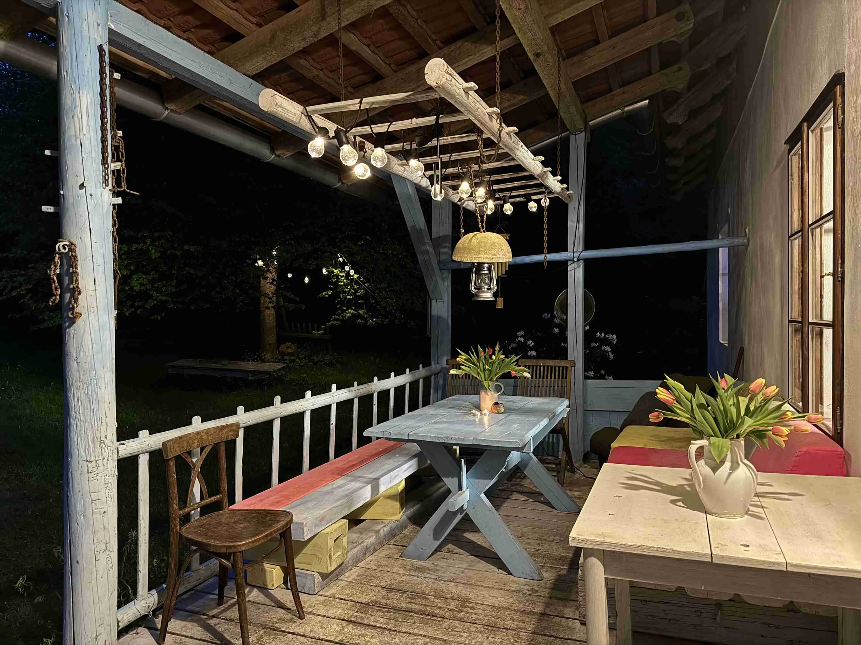 veranda-night-interior