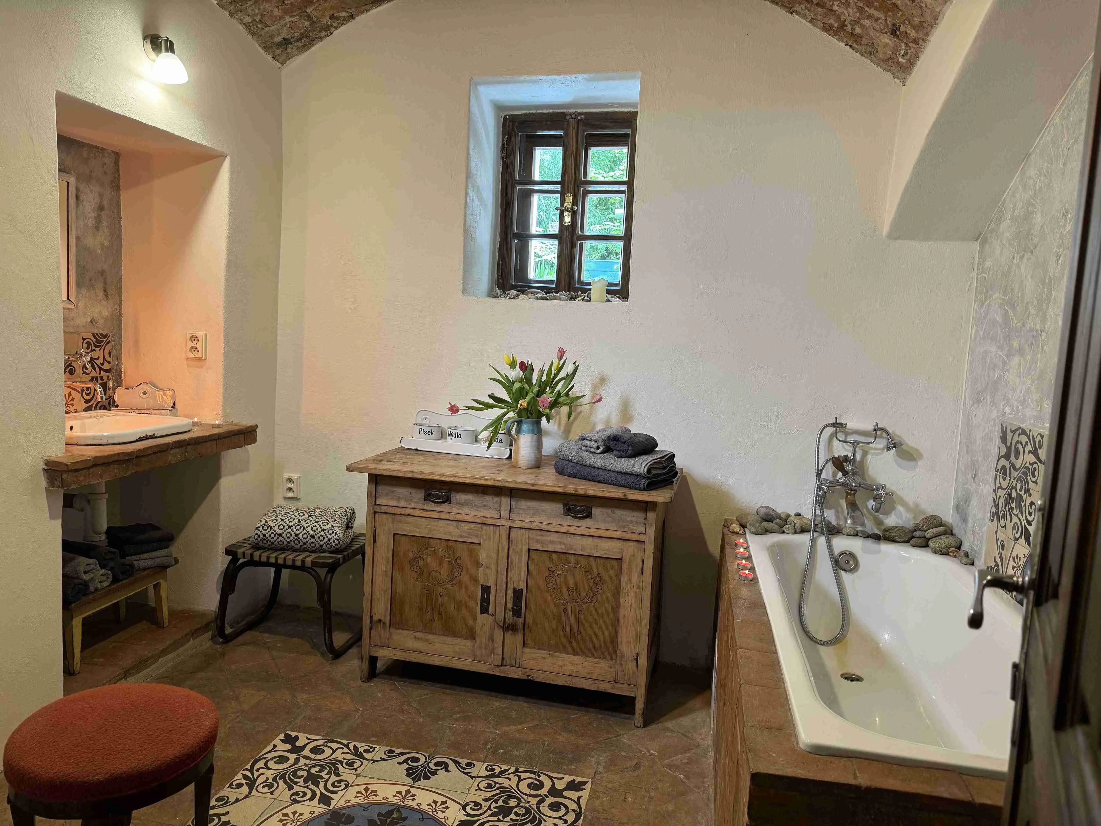 bathroom-window